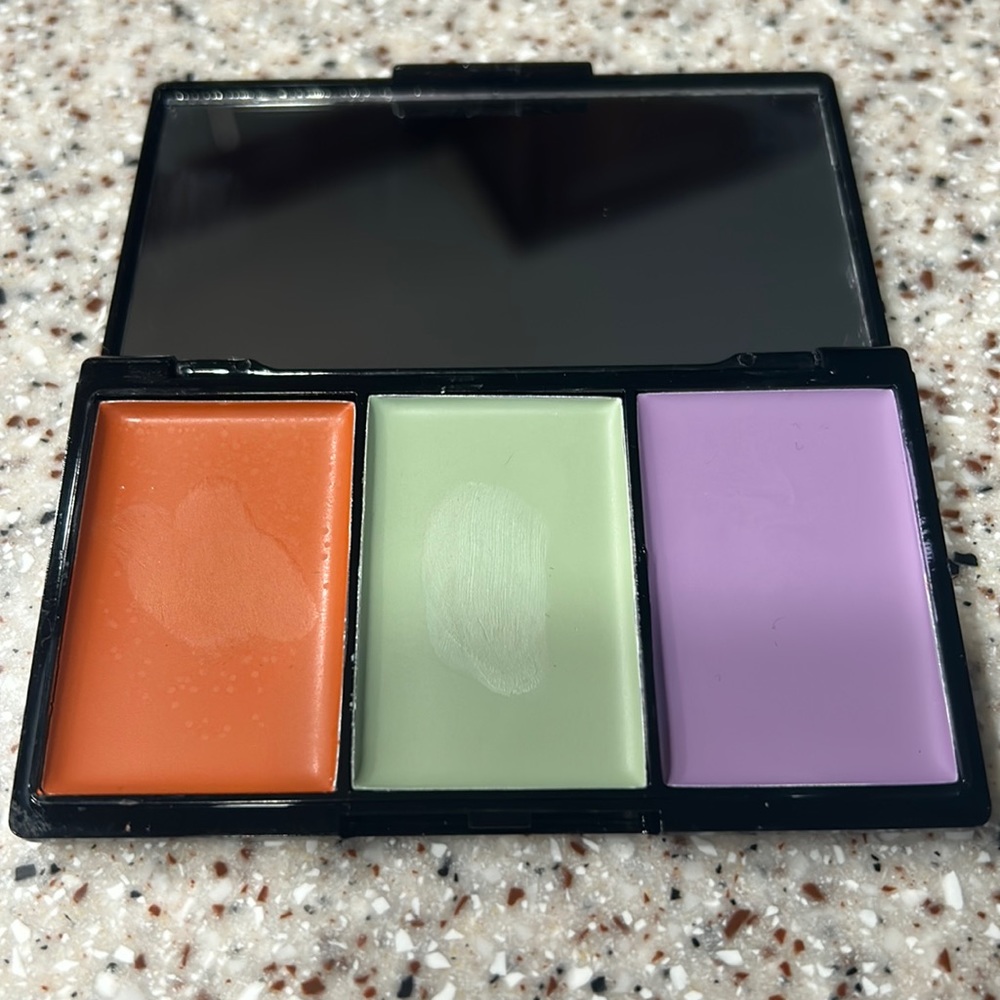 Bellapierre Cosmetics Pro Concealer Palette